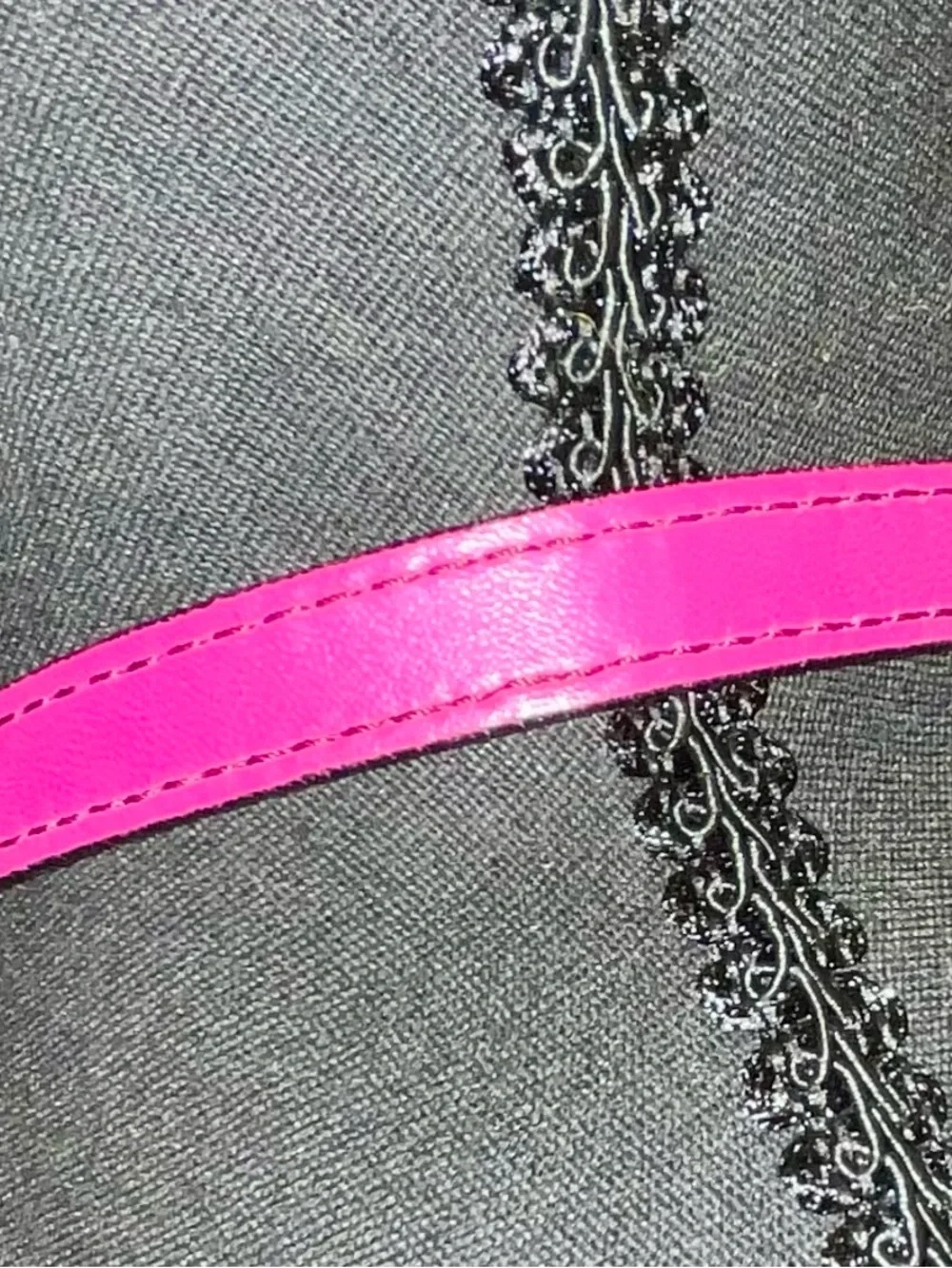 XL Preowned Valentino Garavani Fuscia Hobo Bag